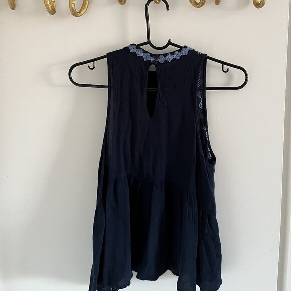InTu Navy Blue Top - Picture 2 of 3